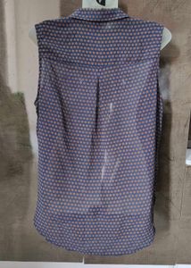 H&amp;M Sleeveless Button-Down Blouse