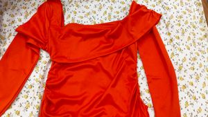 Red Asymmetrical Neckline Top🎀💝