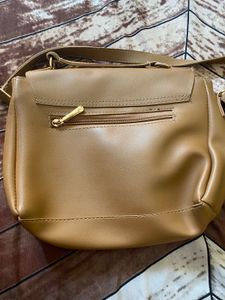 KISH Sling Bag