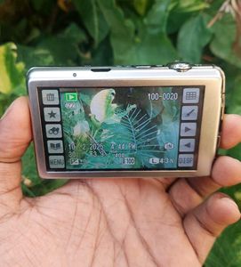 Fujifilm Full Touch Screen finepix Z800 EXR
