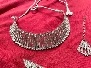 Silver Shimmering Necklace Set