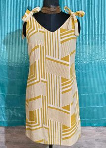 Size M🎁Buy 2 Get 1 Free🎁Mustard Showroom Dress