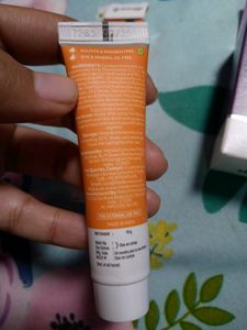 Combo Dermaco Ultra Matte Sunscreen &amp; Dermaco Niacinamide Face Serum For Acne + One Freebies
