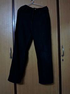 BLACK MOM JEANS