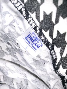 Houndstooth Print Pencil Skirt