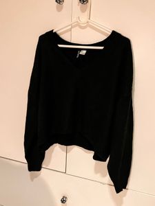 (lowest price drop!!) Black H&M Sweater
