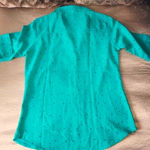 🛍️Chic Star Print Shirt ⭐⭐⭐⭐⭐