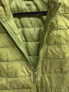 UNIQLO Lightweight Puffer Vest - Olive Green