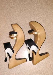 Women Stylish Heels 👠(offer Price)