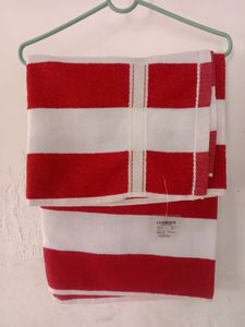 Red White Colour Bath Towel