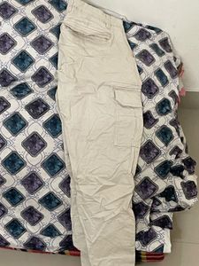 Zudio Cargo Pants Beige