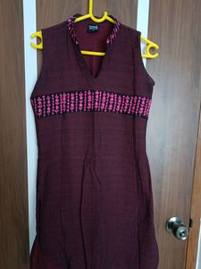 Soch Magenta Sleeveless Kurti
