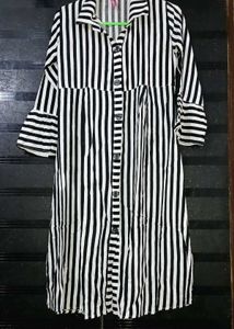 BLACK &amp; WHITE STRIPED BUTTON-DOWN DRESS