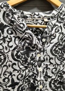 Black and white kurti size M