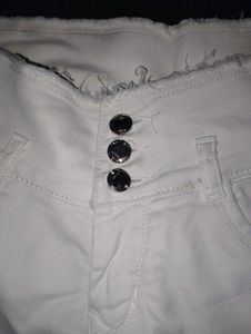 womens..... jeens 28 size