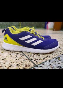 Adidas Tennis Shoe