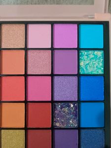 25 Colour Eyeshadow Palate
