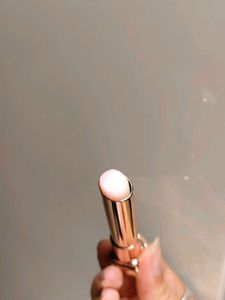 Colour Changing Lipstick