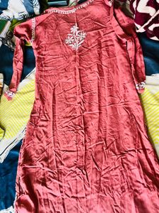 Elegant Pink Embroidered Kurta