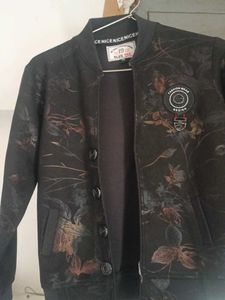 Floral Print Button-Up Jacket 🖤