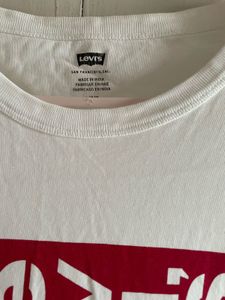 Levi’s white T-shirt