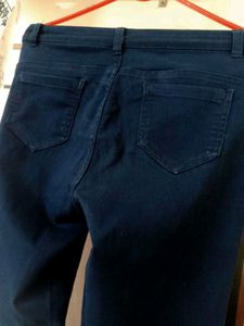 Women&#39;s Navy Blue Skinny Cotton Jeans