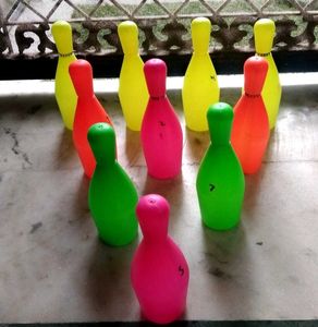 Bowling Pins Set