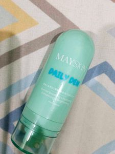 5 Tshirts + 1 Claw Clip + Mayskin Mosturiser