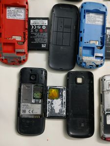 3 Tata Indicom 3 Mts 1 Samsung S3310i 1 Nokia 2700 Classic