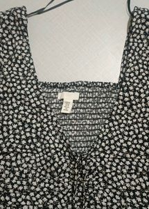 H&amp;M Black Daisy Print Top