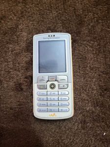 2 Sony Ericsson Phones