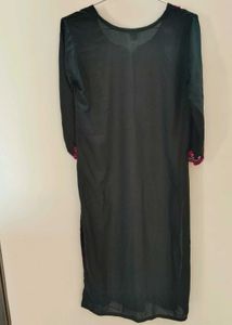 Elegant Black And Pink Embroidered Kurta