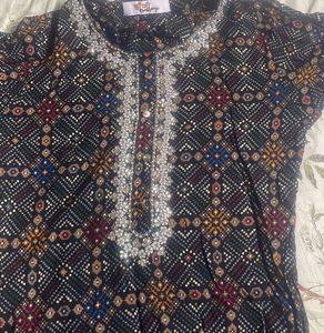 Black Kurti
