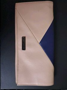 Stylish Caprese Wallet