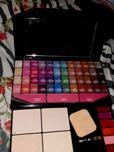 Vintage Makeup Palette - Eyeshadow, Blush, & More!
