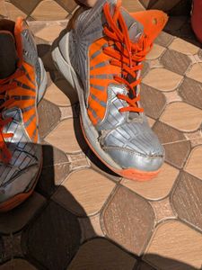 Nivia Orange Sneakers – Size 8