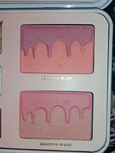 Sweet Peach Eyeshadow Palette