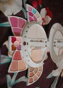 Makeup Set