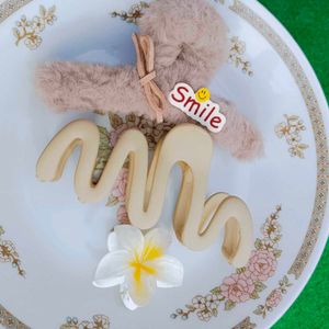 Fluffy Smile Hair Claw Clip