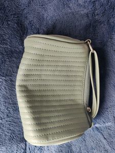 Stylish Lightweight Sling Bag