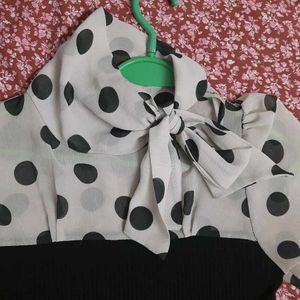 Korean Polka Dot Stretchable Top With Bow