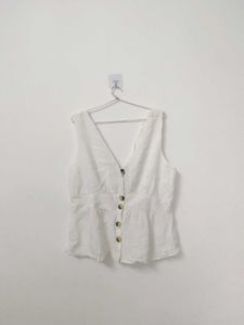 Aesthetic Pinteresty Styled V Neck Top