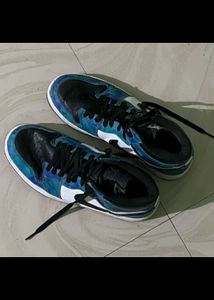 Nike Dye Tie Sneakers