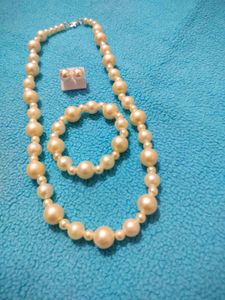 White Moti Necklace Set