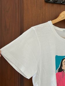 Stylish Graphic Print Tee
