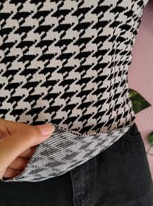Stylish stretchable Houndstooth Top