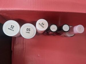 Buy1get6free💥  Neutrogena Bodywash &amp; 6 Nail paint