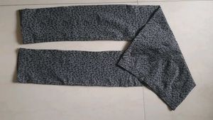 Leopard Print Leggings / pants