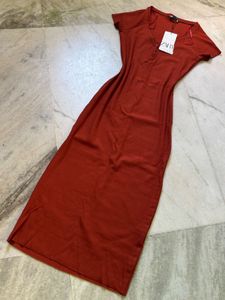 Rust Ribbed Midi Dress ✨