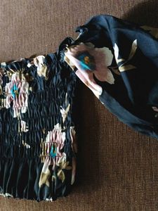 Floral Off-Shoulder Crop Top